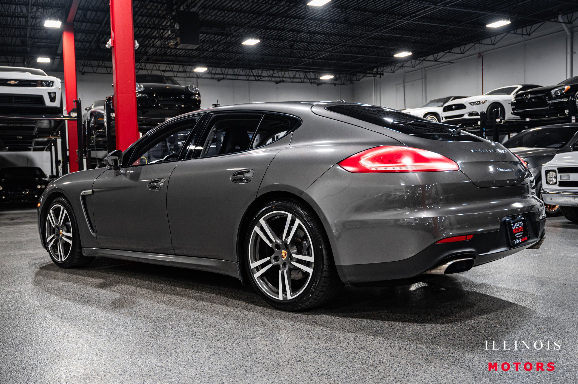 Used 2016 Porsche Panamera 4 Edition image 3