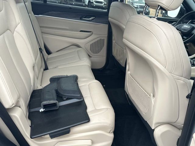 Used 2024 Jeep Grand Cherokee L Limited w/ Luxury Tech Group II image 17