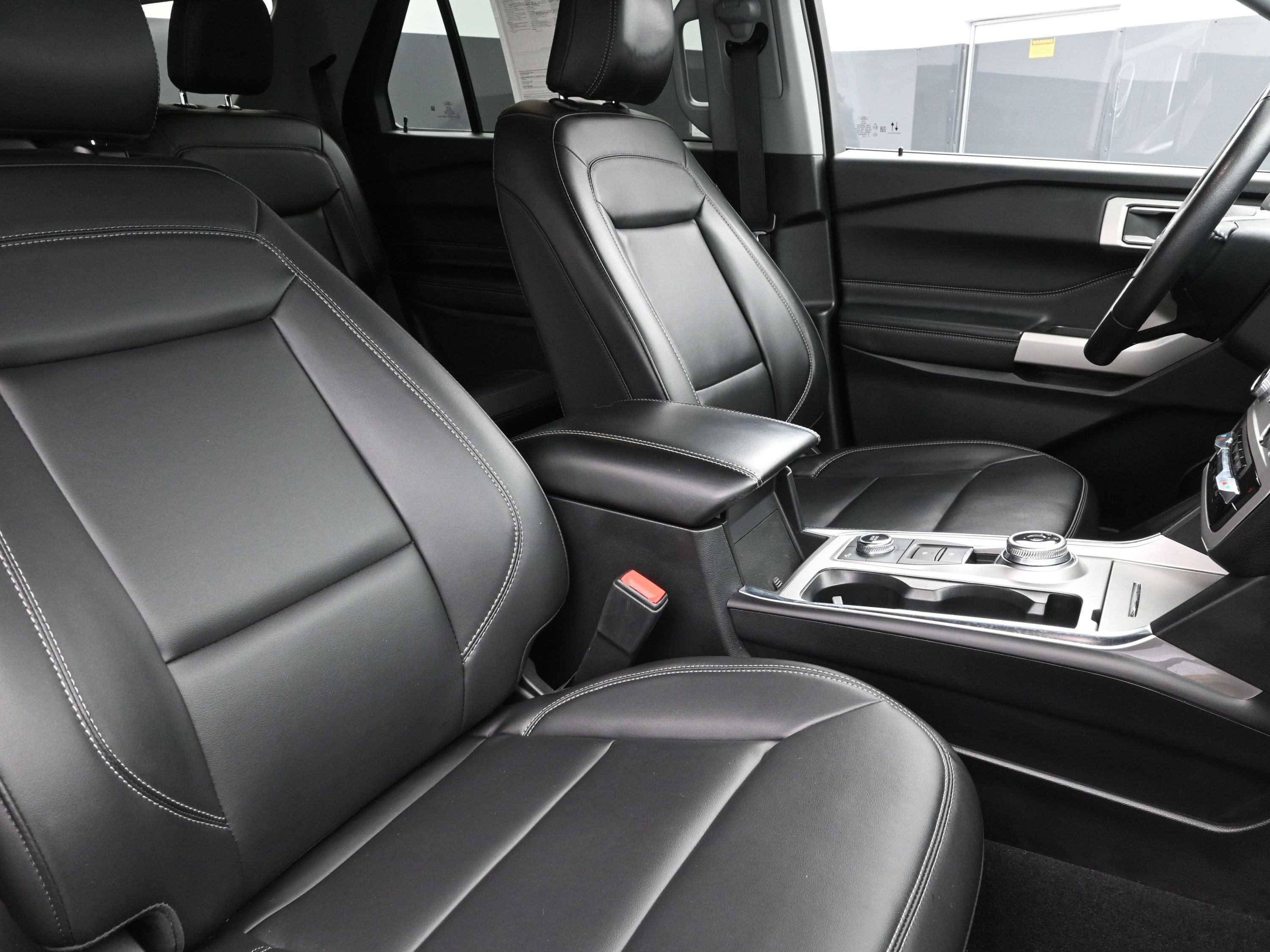 Used 2023 Ford Explorer XLT w/ Equipment Group 202A image 28