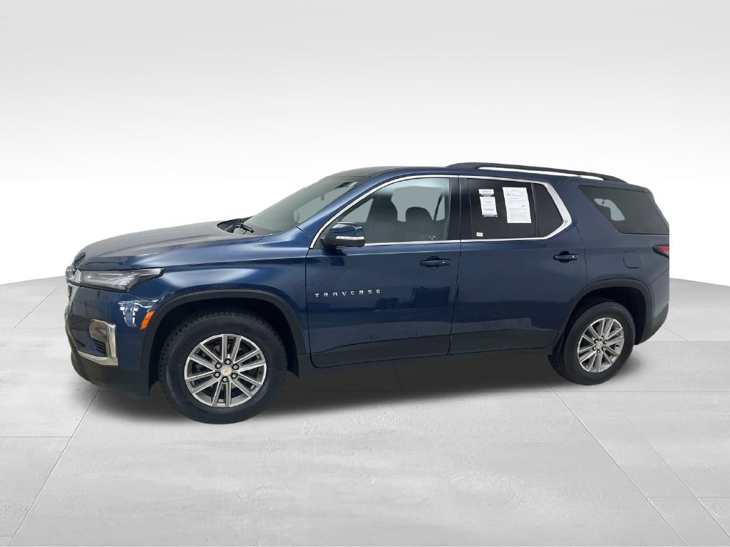 Used 2023 Chevrolet Traverse LT FWD image 2