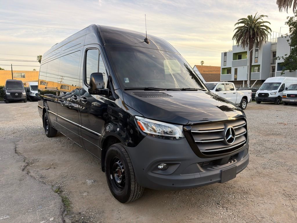 Used 2024 Mercedes-Benz Sprinter 2500 image 3