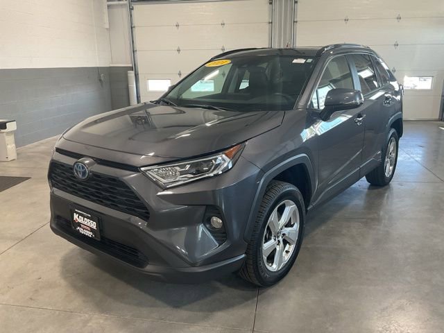 Used 2021 Toyota RAV4 XLE Premium AWD/4WD image 3