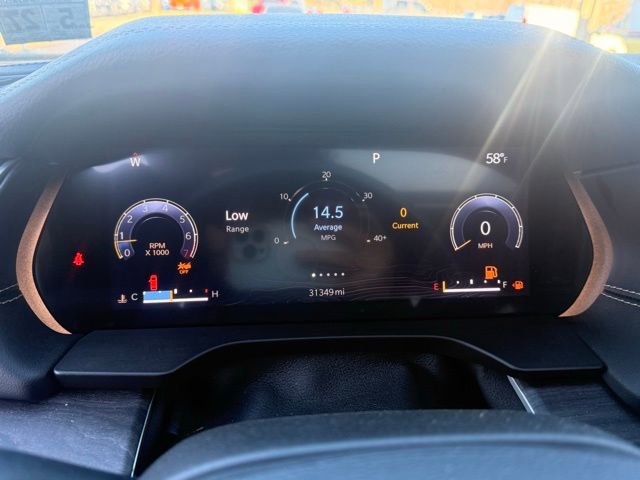 Used 2022 Jeep Grand Cherokee Limited w/ Luxury Tech Group II image 25