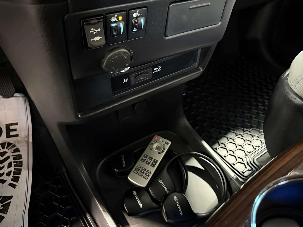 Used 2017 Toyota Sienna Limited AWD/4WD image 33