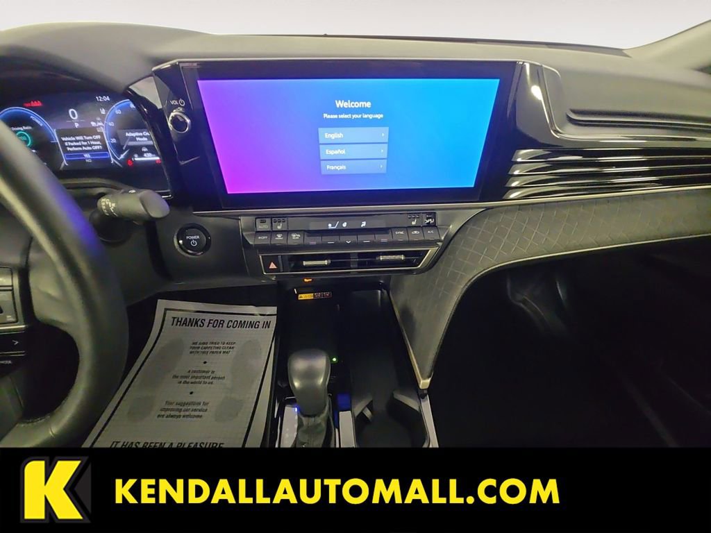Used 2025 Toyota Camry XLE image 11