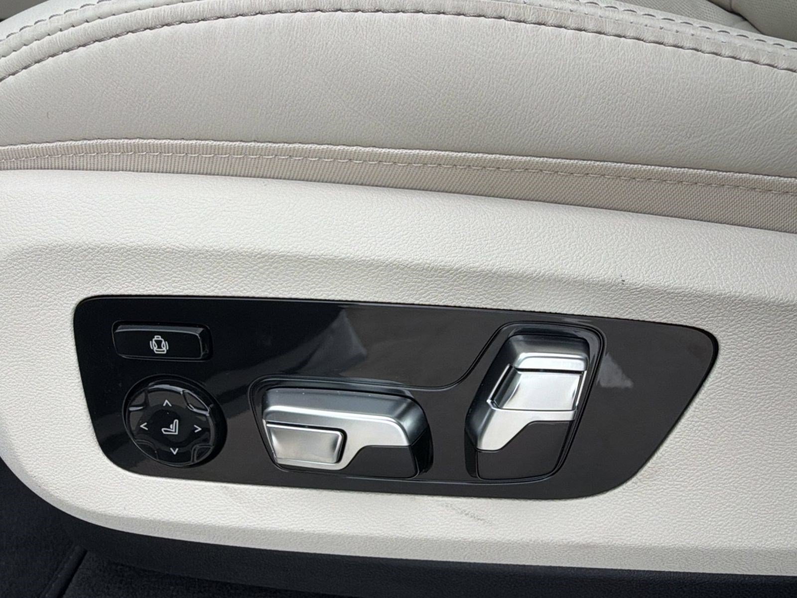 New 2027 BMW X7 M60i AWD/4WD image 14