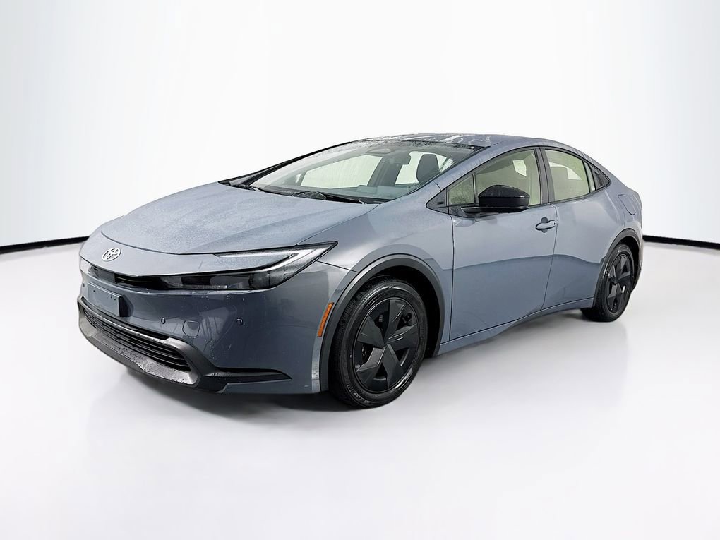 Used 2024 Toyota Prius LE image 3