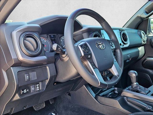 Used 2020 Toyota Tacoma TRD Sport w/ Technology Package image 10