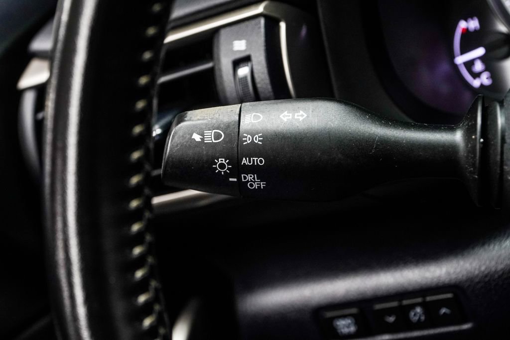 Used 2020 Lexus IS 300 w/ Premium Package image 29
