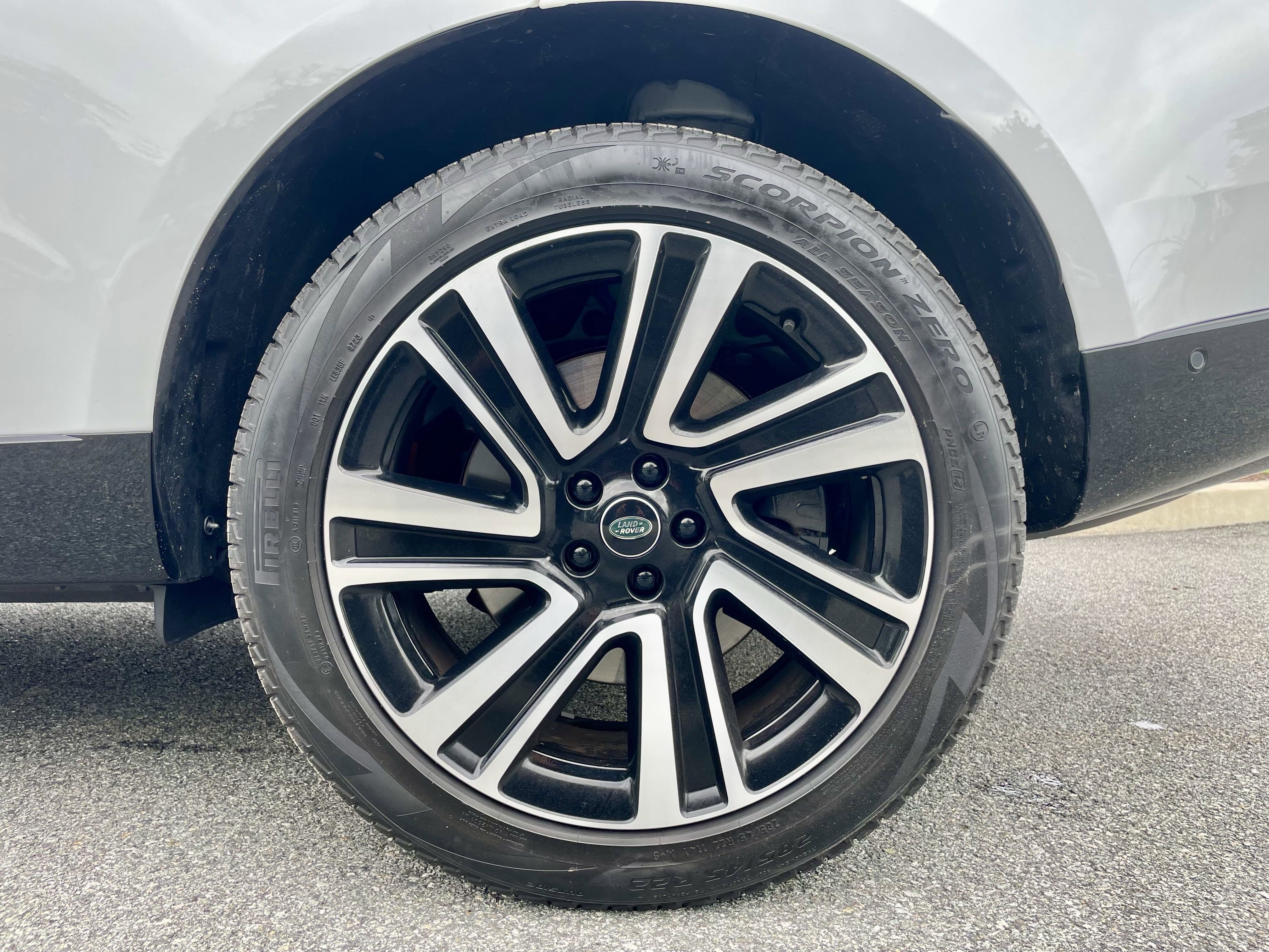 Used 2023 Land Rover Range Rover SE image 28