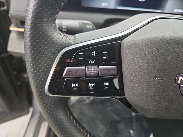 Used 2023 Nissan Ariya AWD image 41