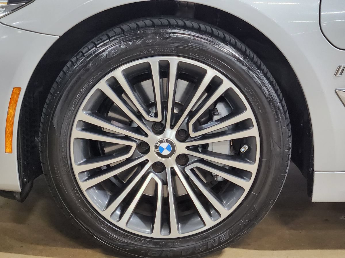 Used 2018 BMW 530e RWD image 19