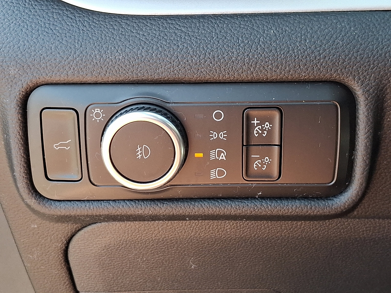 Used 2023 Ford Explorer XLT w/ Equipment Group 202A AWD/4WD image 25
