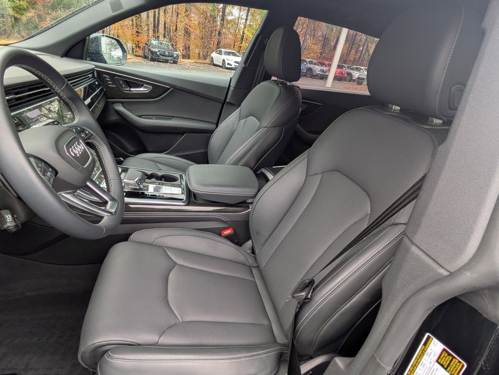 Used 2025 Audi Q8 Prestige w/ Prestige Package image 19