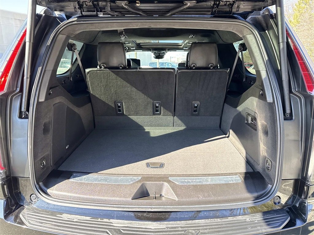 Certified 2023 Cadillac Escalade ESV V w/ LPO, ONYX Package image 14