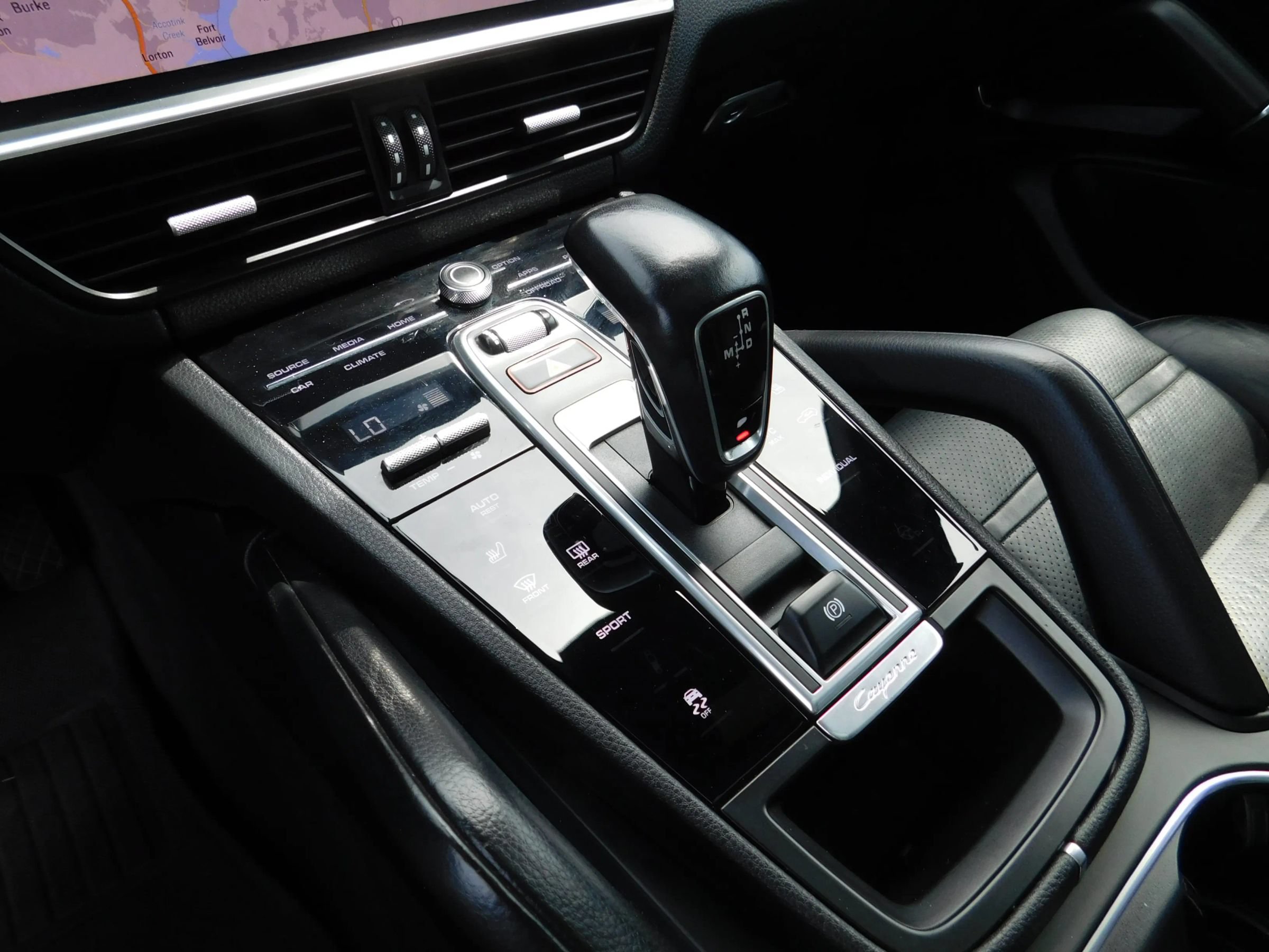 Used 2020 Porsche Cayenne AWD/4WD image 21