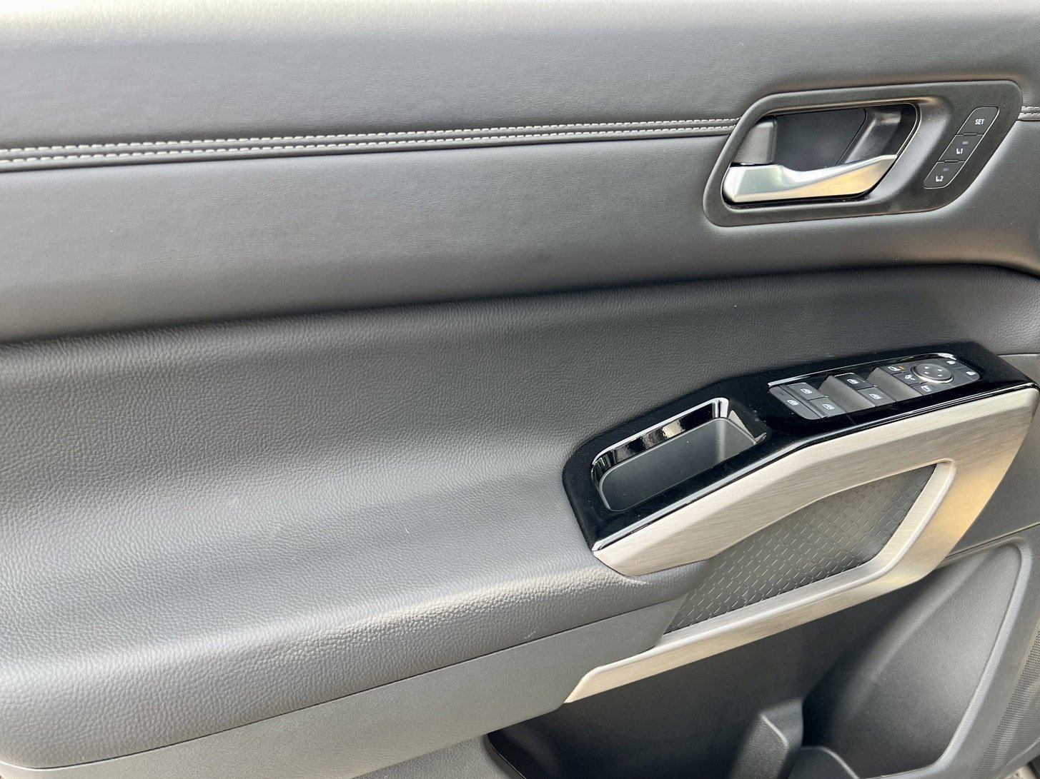 New 2025 Nissan Pathfinder Platinum image 23