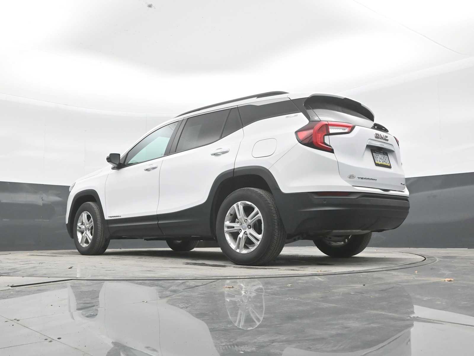 Used 2023 GMC Terrain SLE w/ Driver Convenience Package AWD/4WD image 23