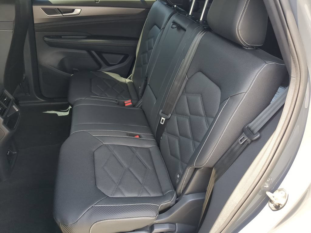 New 2026 Volkswagen Atlas Cross Sport SE FWD image 17
