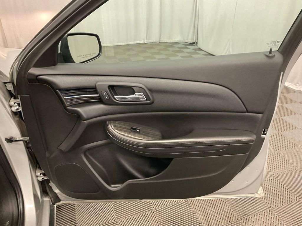 Used 2015 Chevrolet Malibu LT w/ Power Convenience Package image 25