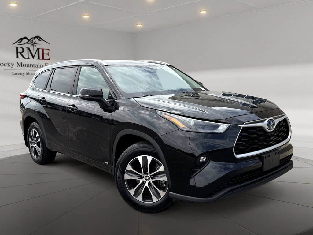 Used 2023 Toyota Highlander XLE