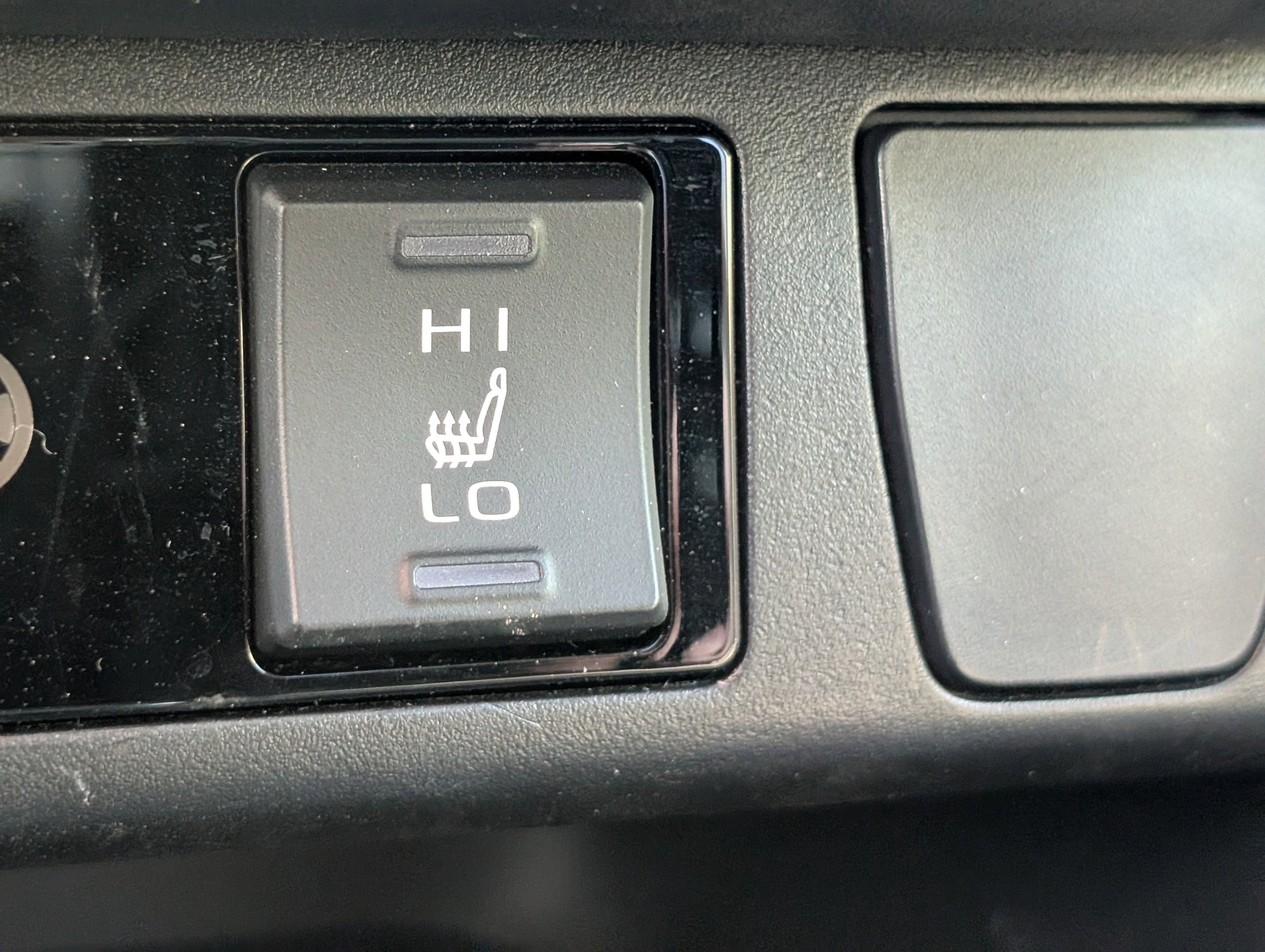 Used 2023 Toyota RAV4 XLE Premium image 27