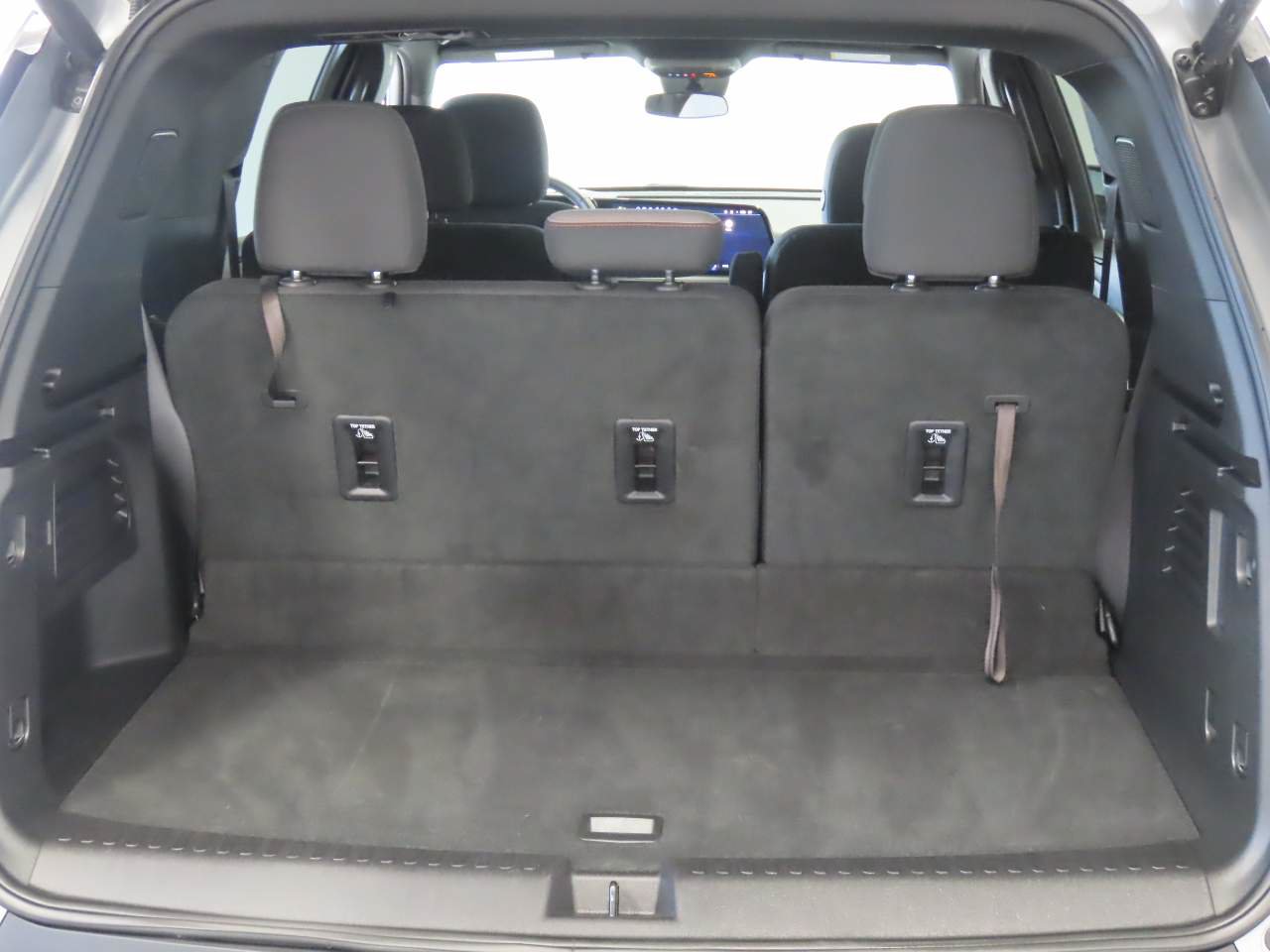 Used 2025 Chevrolet Traverse LT AWD/4WD image 14