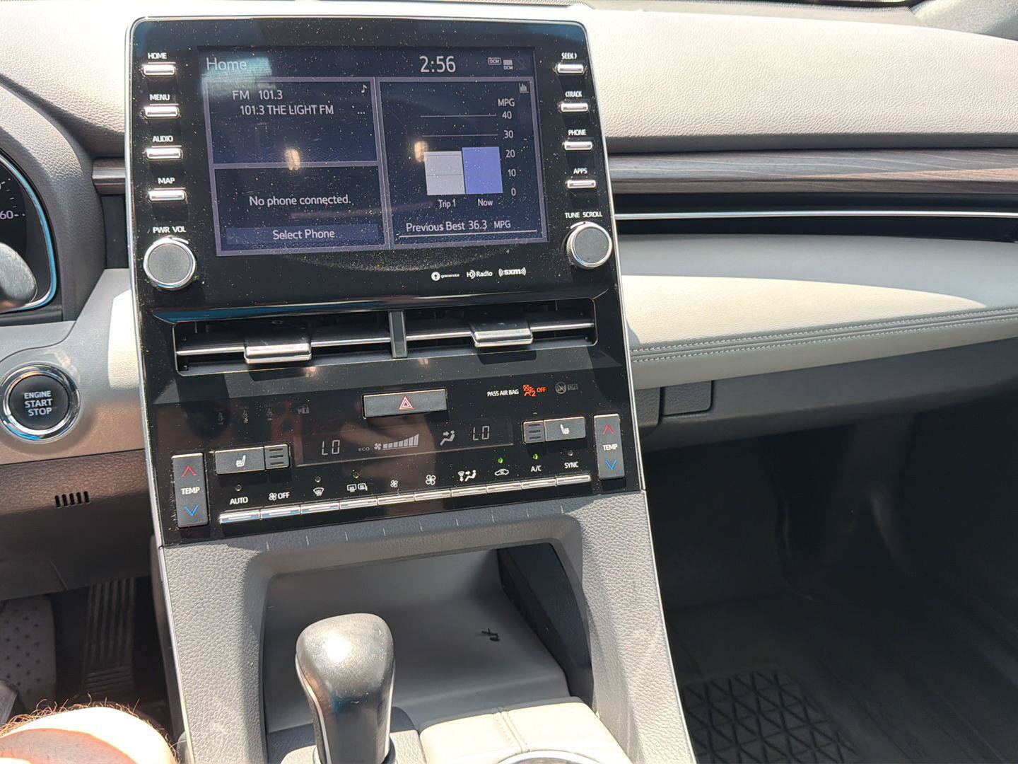 Used 2022 Toyota Avalon XLE w/ Moonroof Package FWD image 16