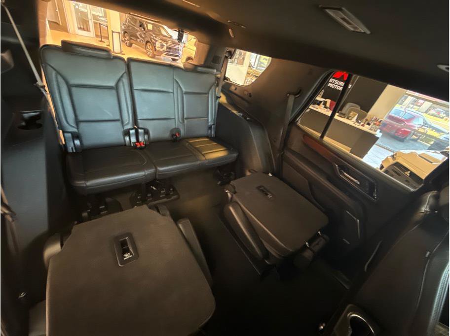 Used 2025 GMC Yukon Denali AWD/4WD image 47