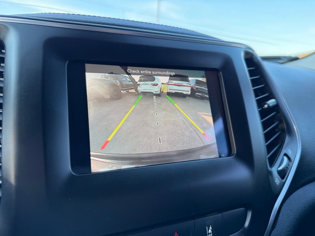 Used 2021 Jeep Cherokee Latitude Plus image 31