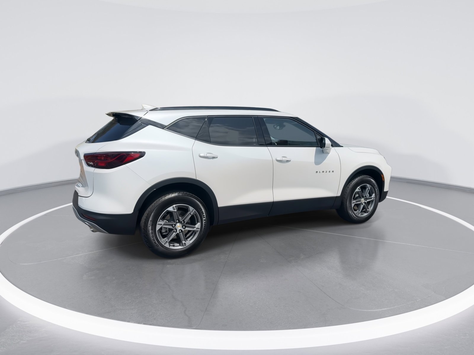 Used 2024 Chevrolet Blazer LT w/ Convenience Package FWD image 9