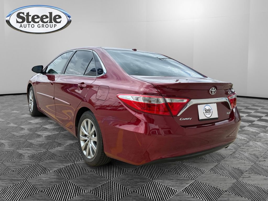 Used 2015 Toyota Camry XLE w/ Moonroof Package image 3