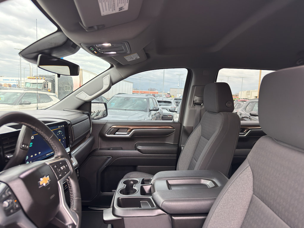 Used 2024 Chevrolet Silverado 1500 LT image 27