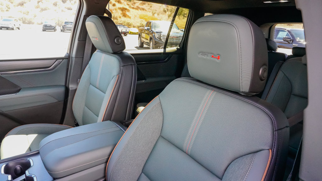 New 2027 GMC Acadia AT4 w/ AT4 Reserve Package AWD/4WD image 12