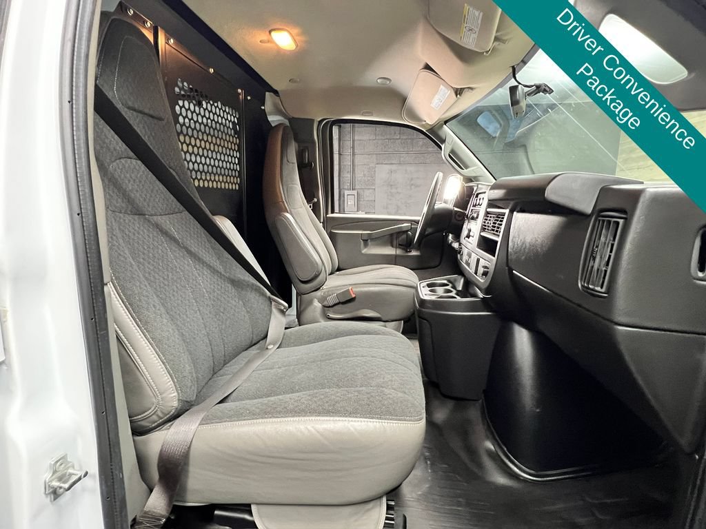 Used 2023 Chevrolet Express 2500 w/ Driver Convenience Package RWD image 4