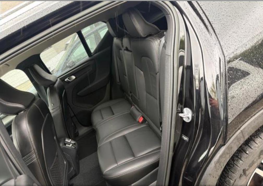 Used 2023 Volvo XC40 B5 Core w/ Convenience Package AWD/4WD image 7