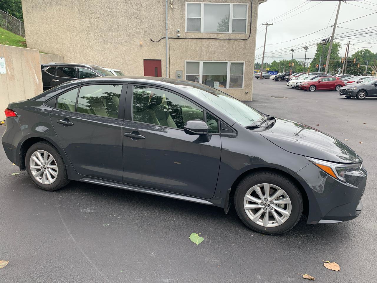 Used 2025 Toyota Corolla LE w/ LE Premium Package FWD image 6