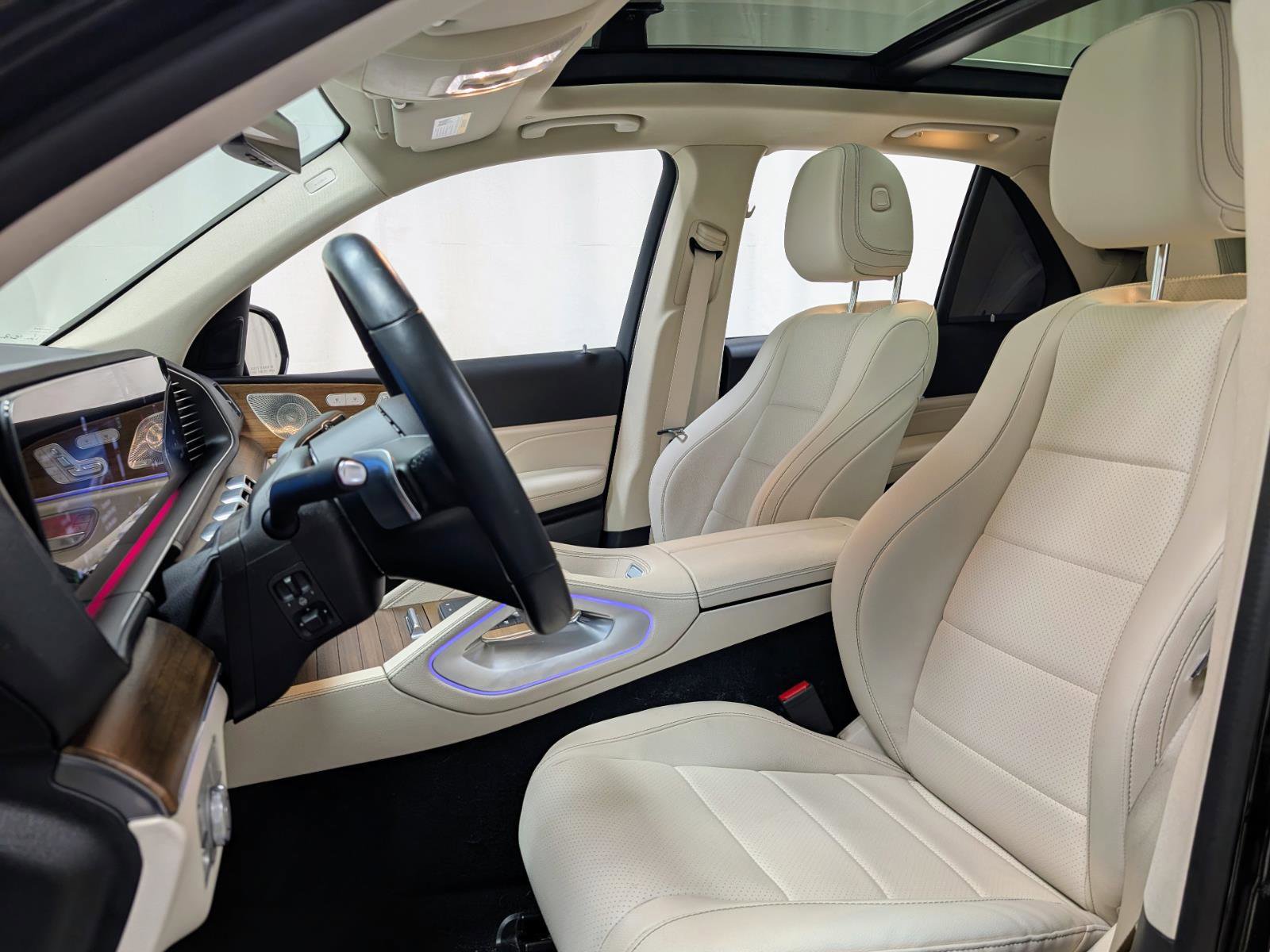 Used 2024 Mercedes-Benz GLE 350 4MATIC w/ AMG Line Exterior image 17