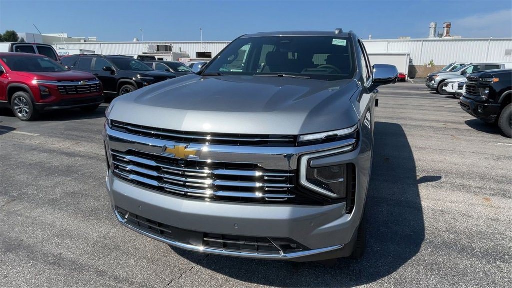 New 2025 Chevrolet Suburban Premier image 5