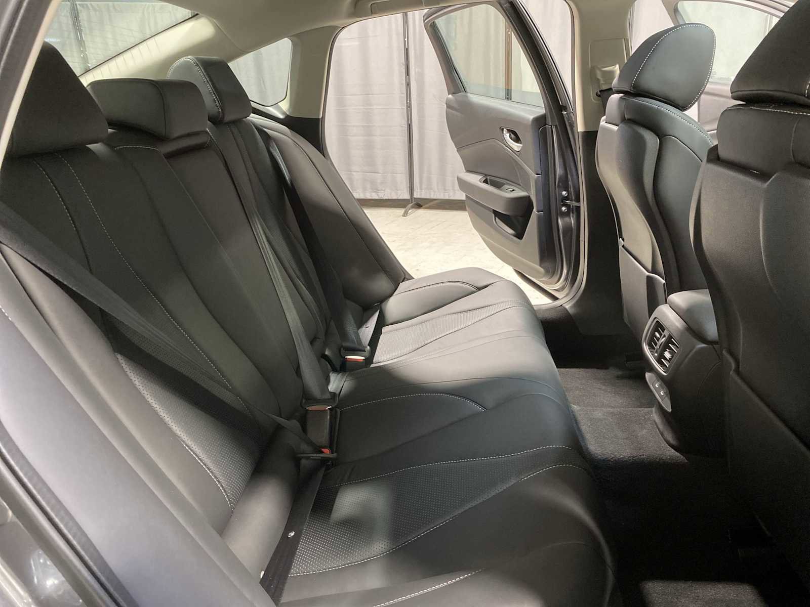 Certified 2025 Acura TLX w/ Technology Package image 13