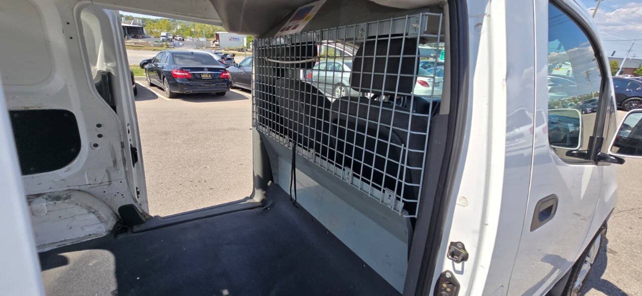 Used 2018 Nissan NV200 SV w/ Navigation Package FWD image 25
