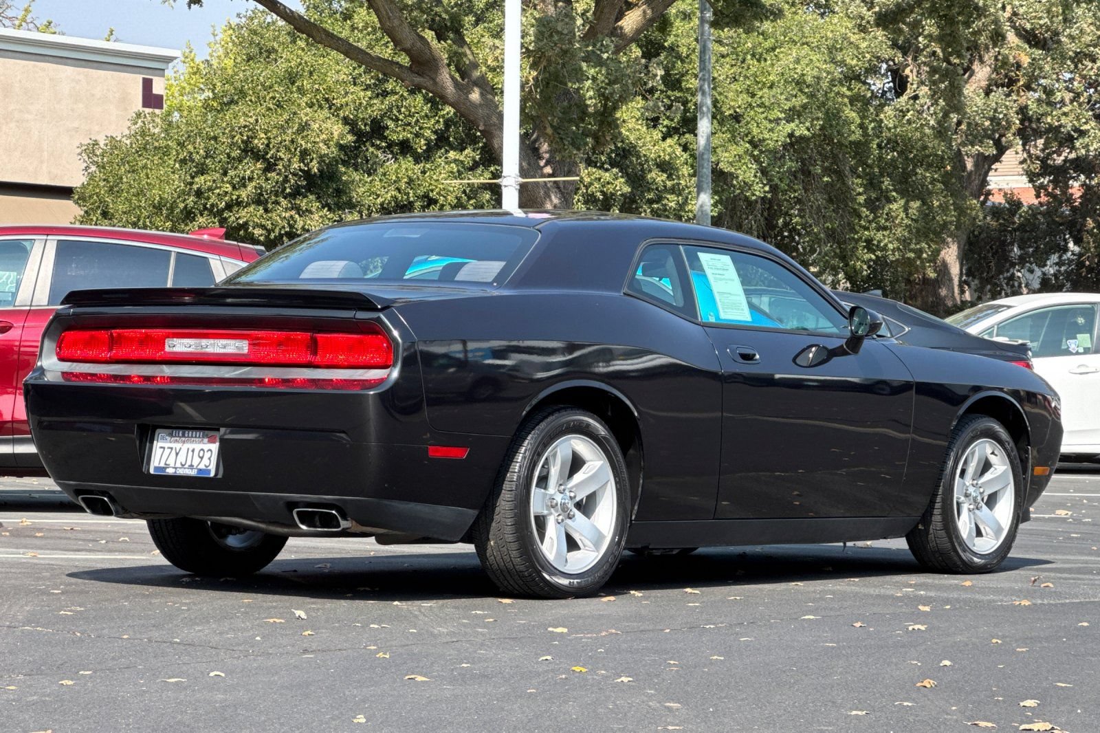 Used 2010 Dodge Challenger R/T RWD image 3