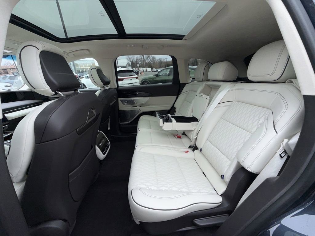 Used 2024 Lincoln Nautilus Black Label w/ Jet Appearance Package (87T) AWD/4WD image 27