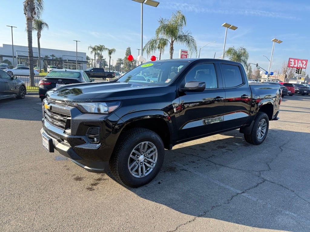 Used 2024 Chevrolet Colorado LT w/ LT Convenience Package image 3