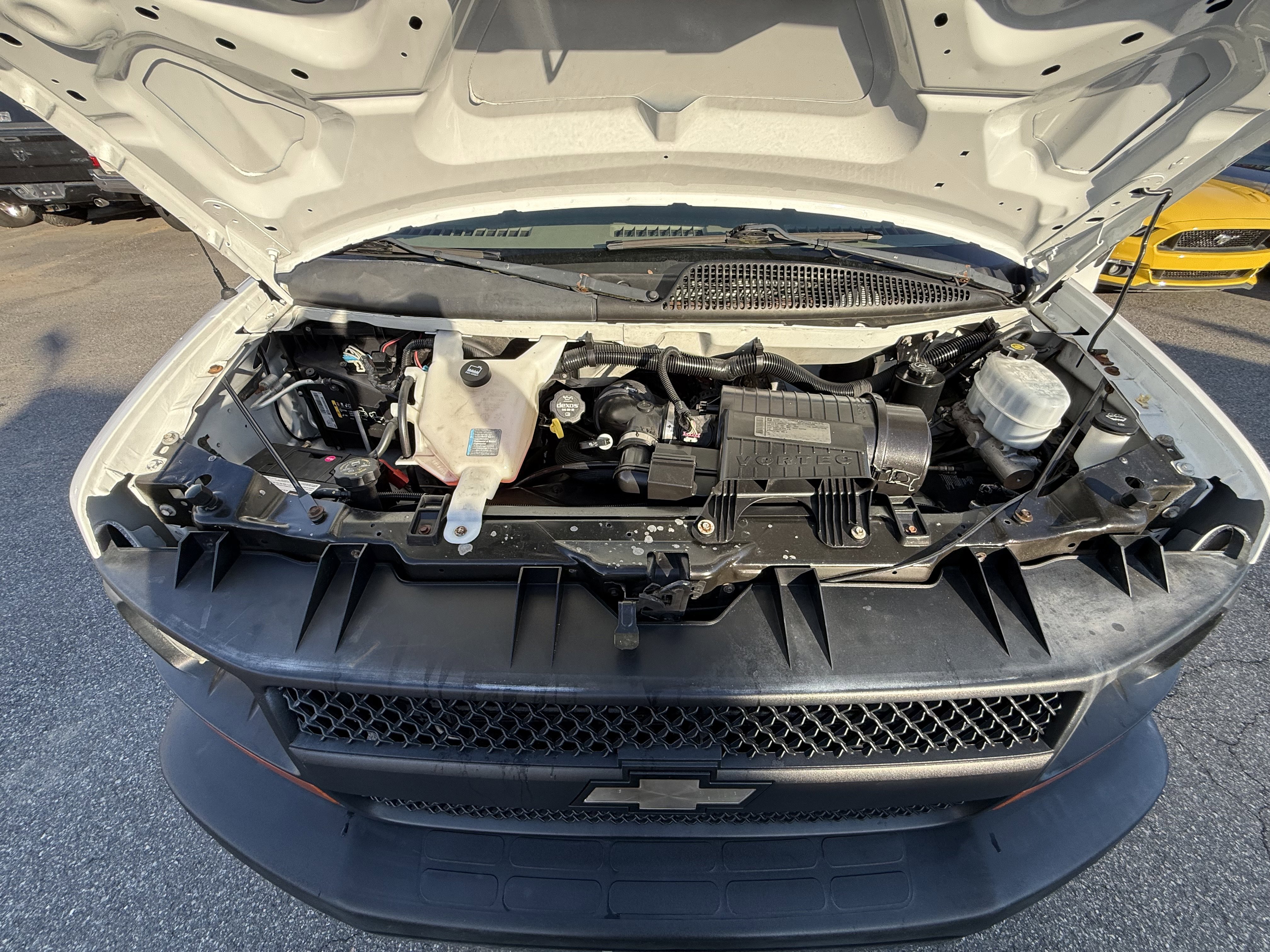 Used 2011 Chevrolet Express 2500 image 21