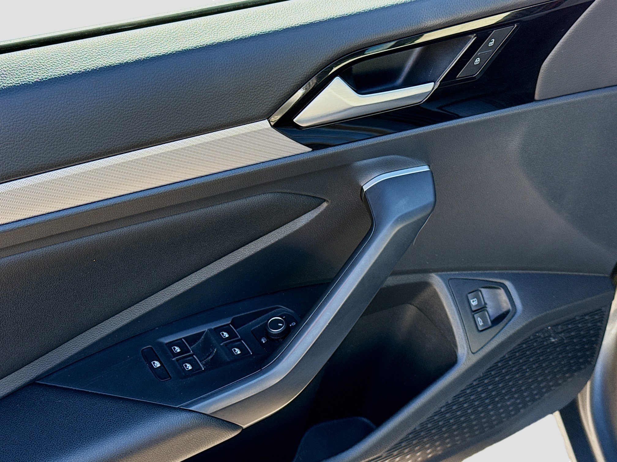 Used 2021 Volkswagen Jetta R-Line image 20