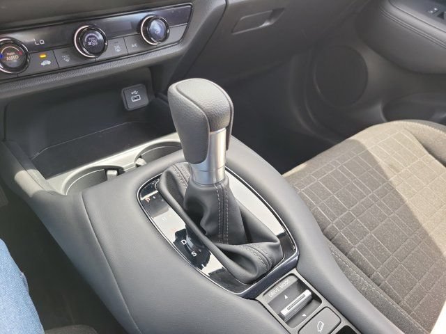 Used 2025 Honda HR-V LX image 27