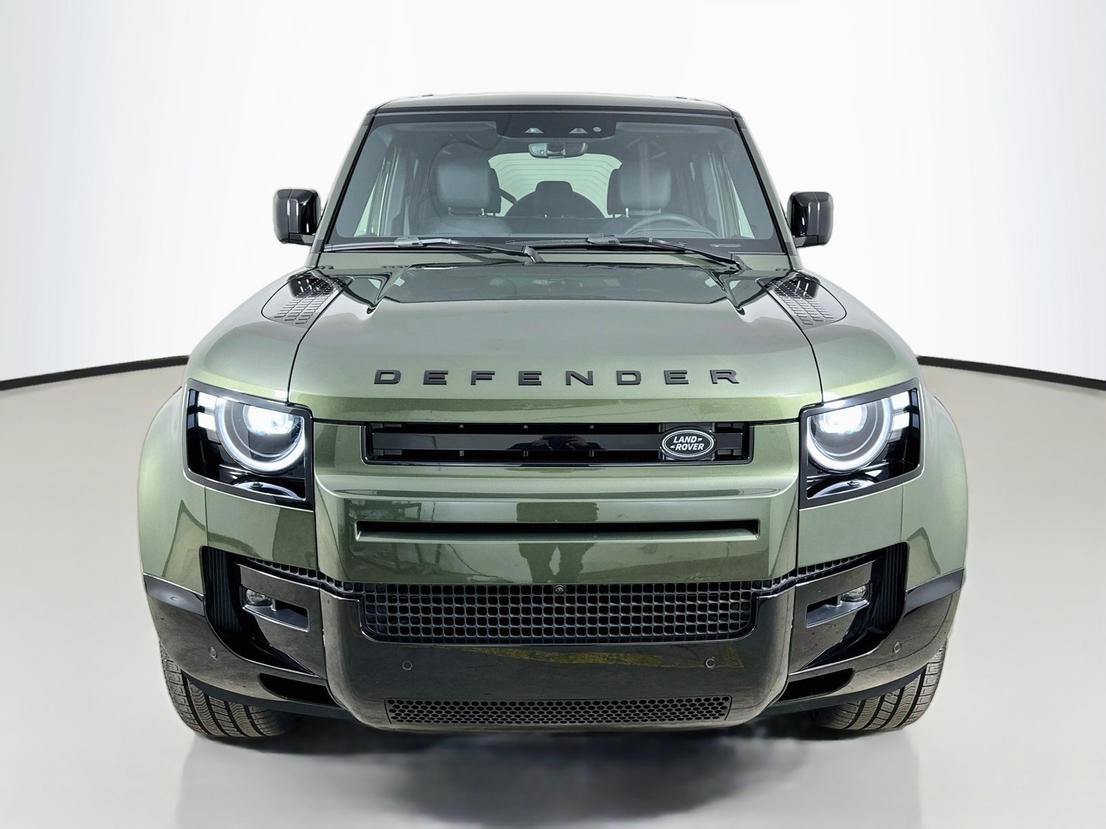 New 2026 Land Rover Defender 110 X-Dynamic SE AWD/4WD image 2