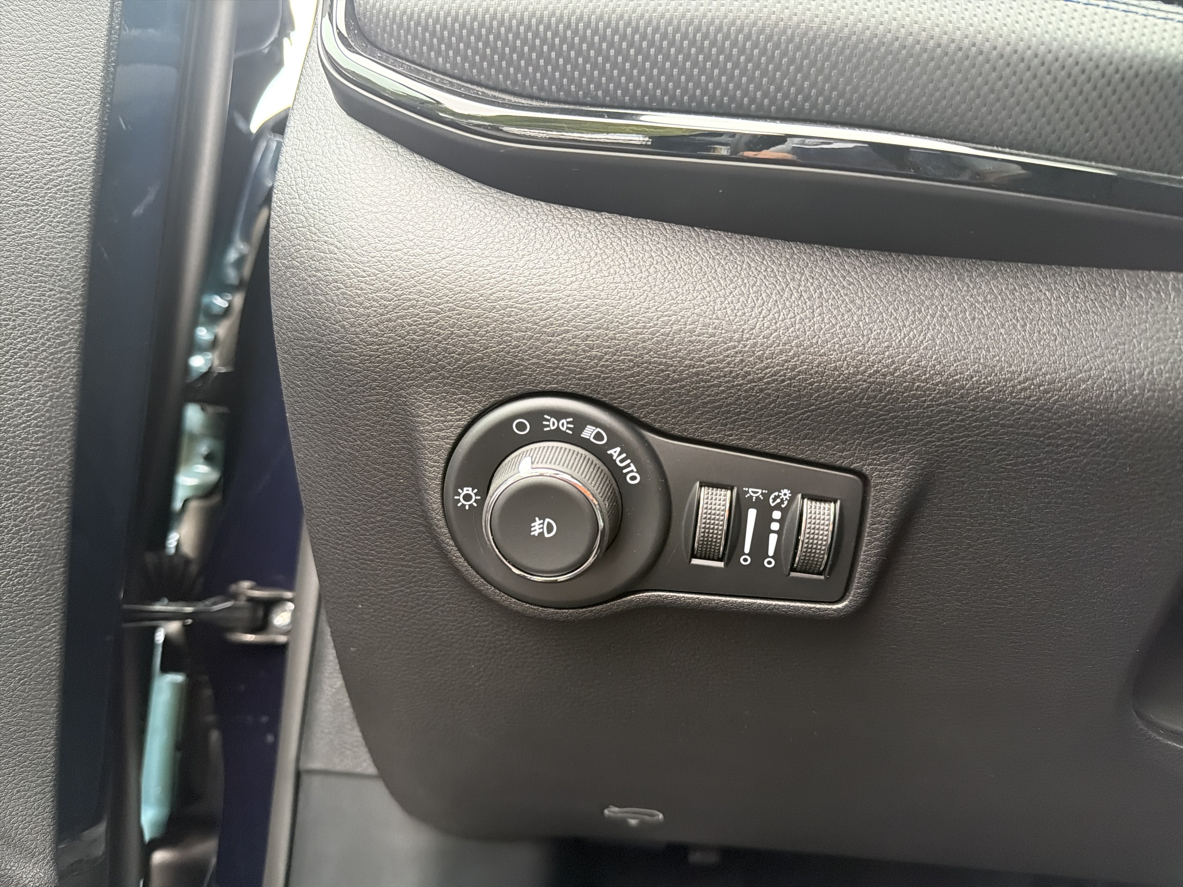 New 2026 Jeep Compass Latitude AWD/4WD image 16