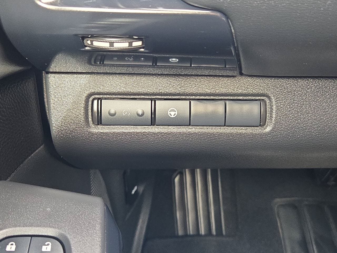 Certified 2024 Nissan Pathfinder SV FWD image 25